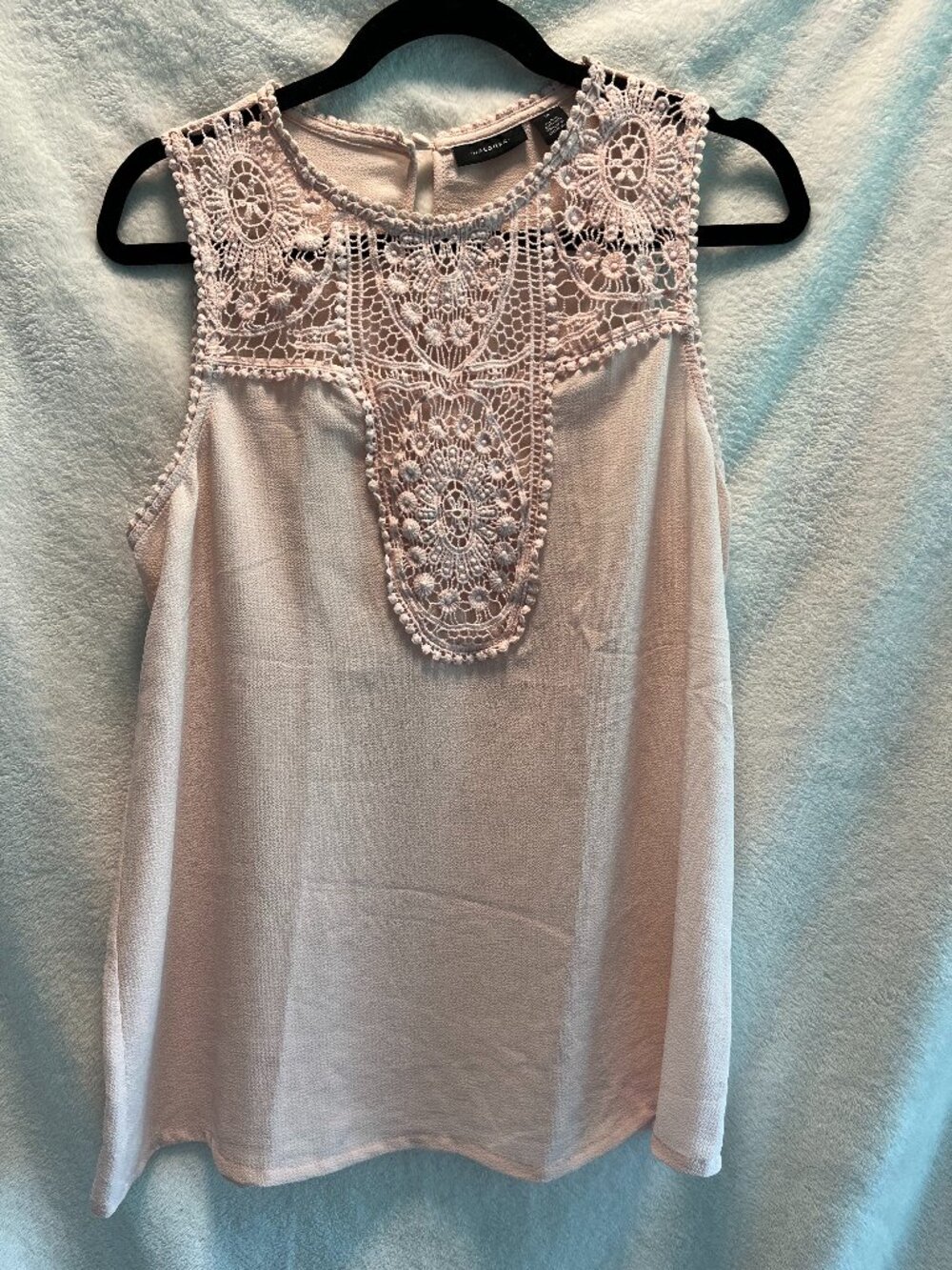 Halogen Crochet Lace Yoke Sleeveless Blouse Blush Pink Size M